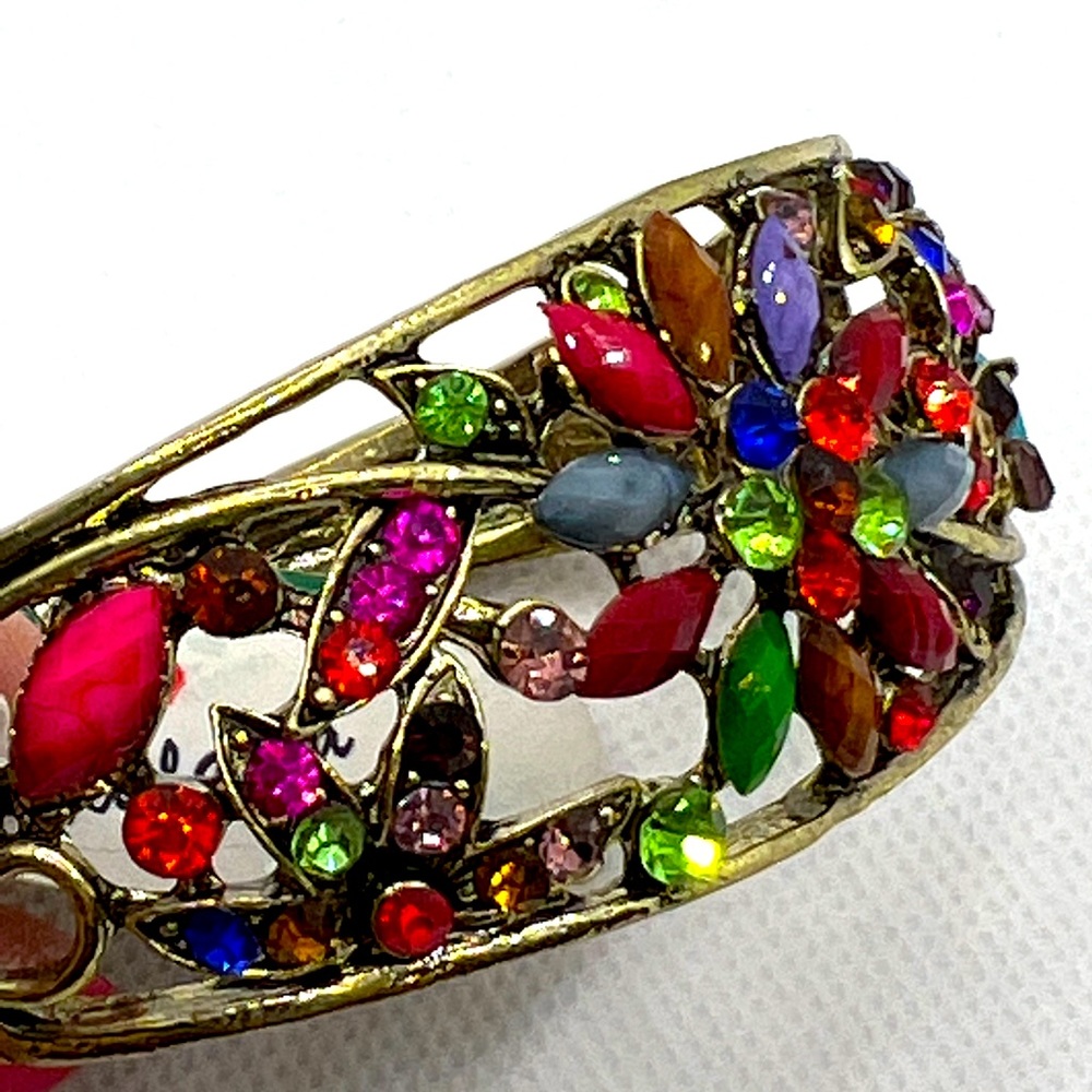 ✨NWT✨Multi-Colored Gem and Antique Gold Cuff Bracelet